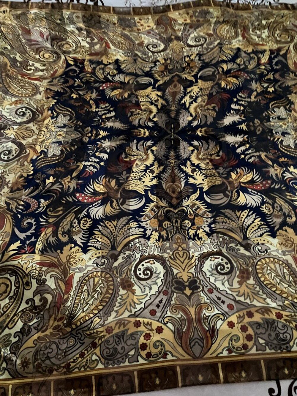 KKUSEBO Ladies' Large Square Scarf Silk Beige/Gray/Black print Size 42x42"